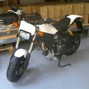 Suzuki street magic solgt*