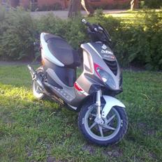 Piaggio NRG Power {miss Kyed}