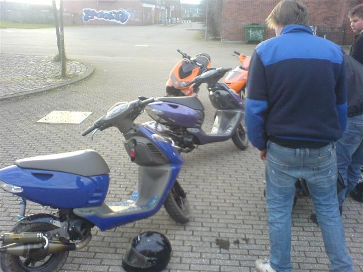 Aprilia Sonic GP (STJÅLET) - Fra venstre: Munkholms, Mortens, Mickeys og min ;D billede 15