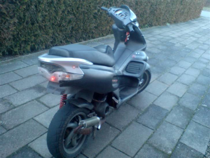 Gilera Runner AC DD - Har vidst glemt at sætte de skjolde ordenligt fast, hehe.. billede 13