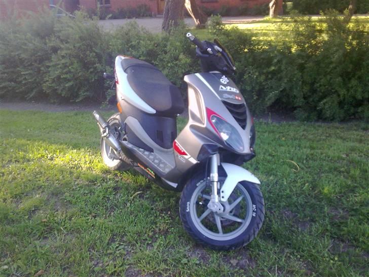 Piaggio NRG Power {miss Kyed} billede 2