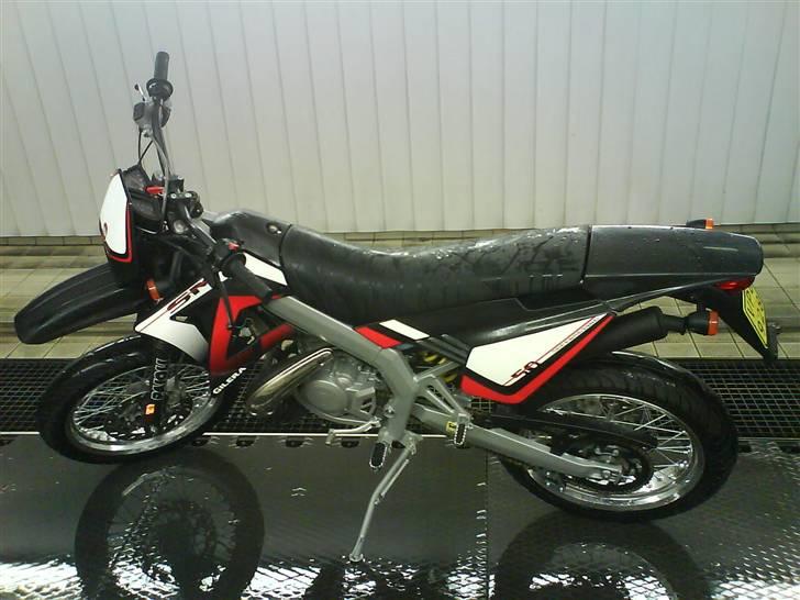 Gilera SMT totalt smadret - skulle jo væsket ;P  billede 4