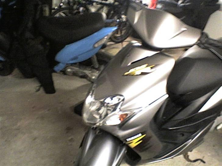 Yamaha jog r solgt - stalker´en bagved joggen billede 4