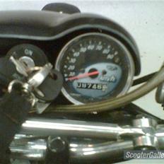 Suzuki street magic solgt