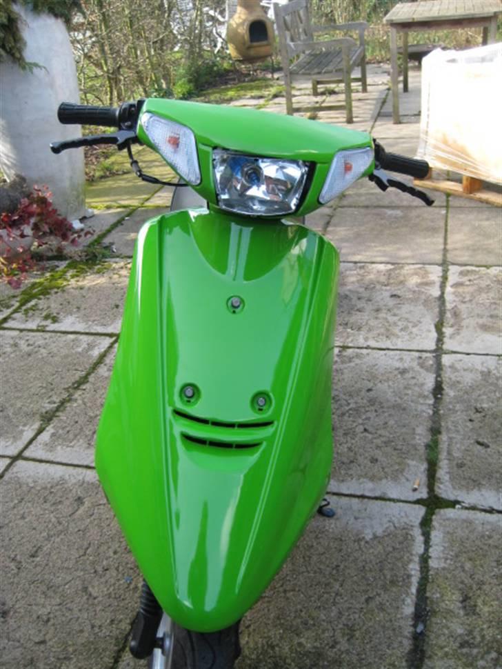 Yamaha Jog AS SOLGT - Mærkeligt blåt skær fra forlygten. billede 5