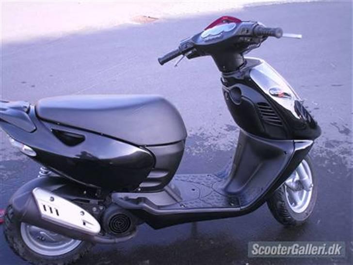 Aprilia Sonic til salg !! - Taget 10/2 2008. Sådan så den ud da jeg lige havde købt den :) billede 8