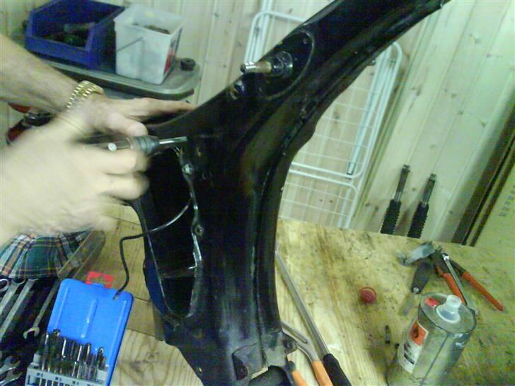 Yamaha 4 gear • FarFars • - Ved at renovere stellet. billede 1