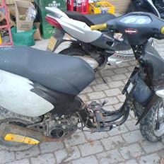 Aprilia rally projekt.