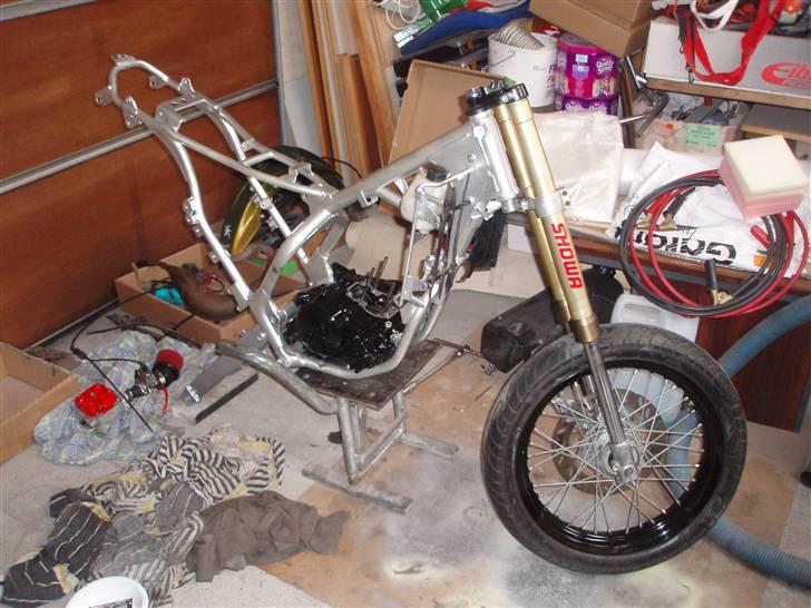 Suzuki Smx LC DD<3 (Byttet) =( - Så er jeg så begyndt at samle den, efter Renoveringen som startede d. 3/8-08 =) billede 6