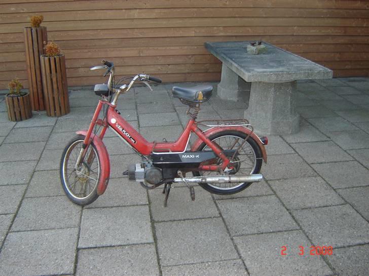 Puch Maxi P før - Den skal nok blive pæn når den er grøn. billede 1