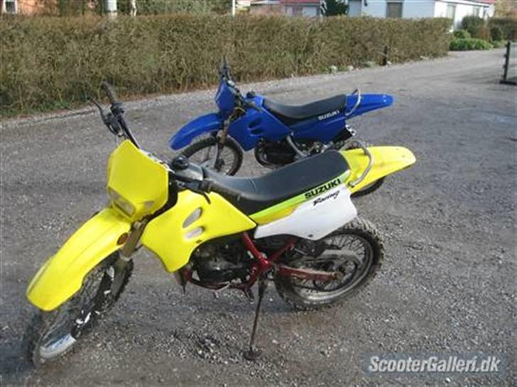 Suzuki rmx sc højeste  - den blå er min tanken og sideskjoldene skal males hvid som de er orginal billede 7