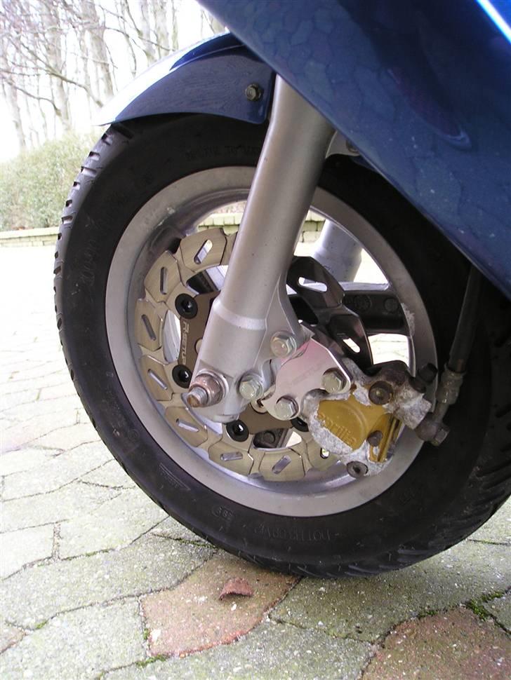Aprilia sonic [Solgt]  - min fede bremseskive, men kaliberen skal lige sandblæses og males. billede 13