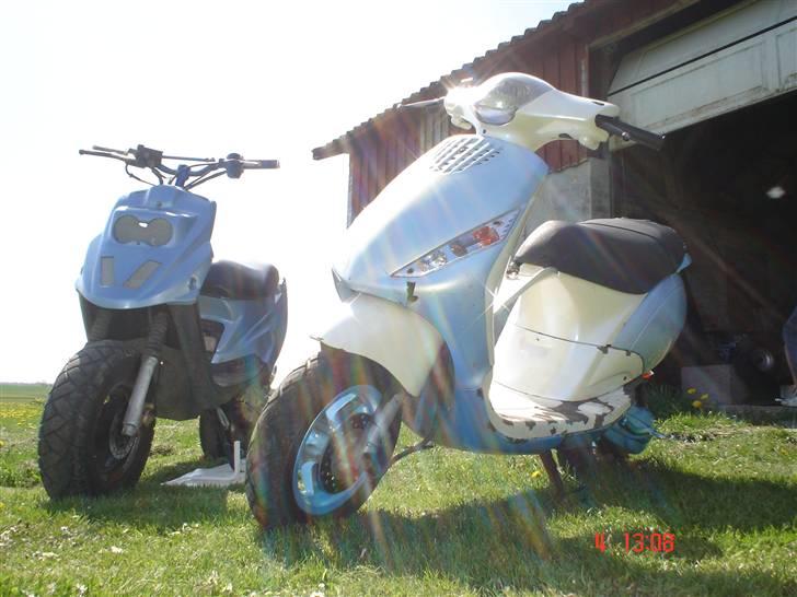 PGO Hot50 (før ombygning) - godt billed af min hot, og brors zip :b billede 4