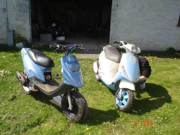 PGO Hot50 (før ombygning) - hotten, og min brors nye zip :b billede 5