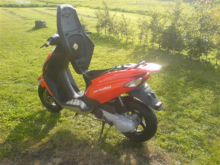 Derbi Atlantis Bullet solgt ); billede 16