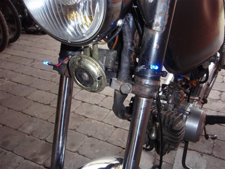 Suzuki DM 50 Samurai - Dioderne har nok ikke så meget effekt i dagslys, der kommer andre billeder senere..... billede 8