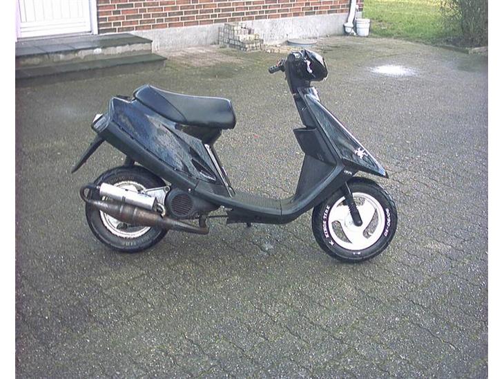 {{currentPhoto.altText}} billede {{currentPhoto.number}}