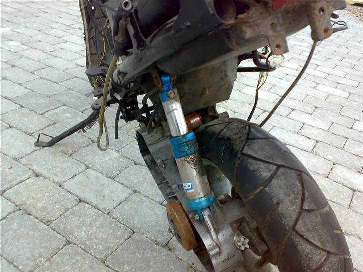 Yamaha Aerox LC DD ( Byttet ) - Uha, Doppler støddæmper ;) billede 3