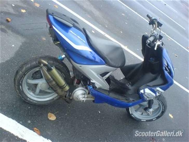 Yamaha Aerox LC DD ( Byttet ) - Rox´en når den er samlet ;) billede 6