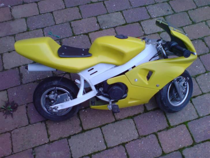 MiniBike Pocketbike / SOLGT \ - minibiken som den står nu. :)  billede 1