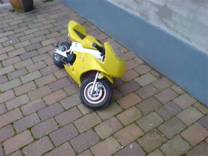MiniBike Pocketbike / SOLGT \ - minibiken som den står nu. :)  billede 5