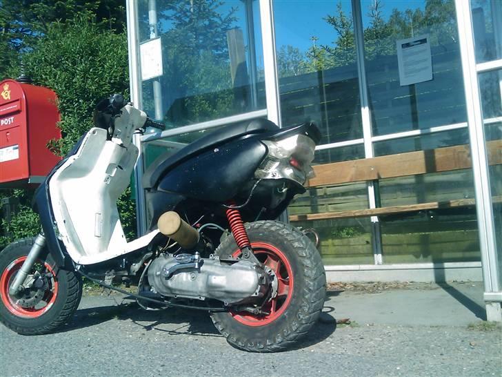 Yamaha Bws Projekt (Solgt) - Så blev det glasblæst, så skal det bare pudset op så det bliver chrom billede 11