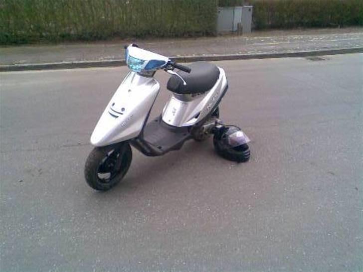 Yamaha Jog fs Solgt - Nyt d. 8/3 2008 billede 4