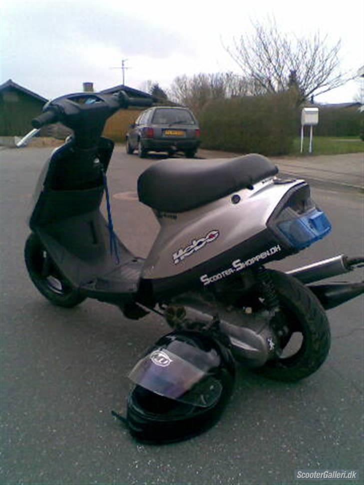 Yamaha Jog fs Solgt - Dengang der sad bart styr på! xD billede 6