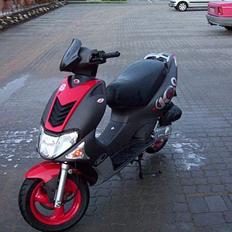Kymco super9 solget for 8000 kr