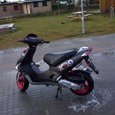 Kymco super9 solget for 8000 kr