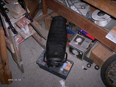 Puch N-4SSL Monza Flagskib - Ja, det er så det sæde der skal på efter bundpladen er blevet sandblæst og den er blevet ombetrukket i læder. billede 6