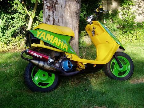 Yamaha Jog ~{BANANEN}~ SOLGT :( - Min egen lille banan <3 - Sommer ´06 billede 1