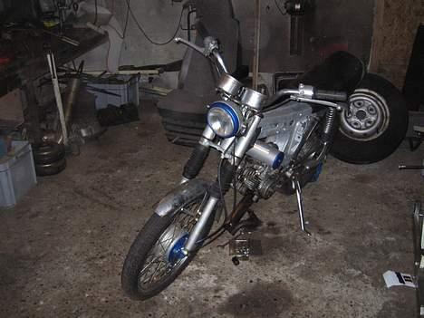 Yamaha 4 gear (solgt) - knallerten som den står nu.. billede 4