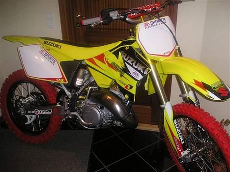 Suzuki RM 125  (Solgt) billede 4