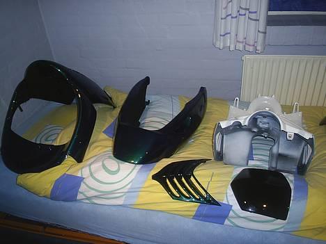 Aprilia Sonic "6800-Guys" - skjoldene lige efter lakering billede 9