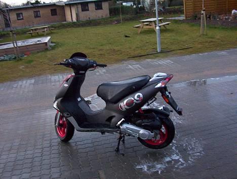 Kymco super9 solget for 8000 kr billede 2