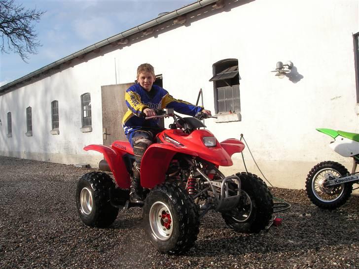 Kawasaki 85 lav (SOLGT) - ja en honda 250cc den trækker okay (vens) billede 11