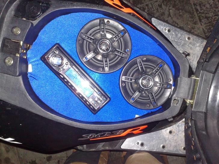 TGB Pegasus  303R Hawk - Nu med anlæg :) Og neonlys billede 9