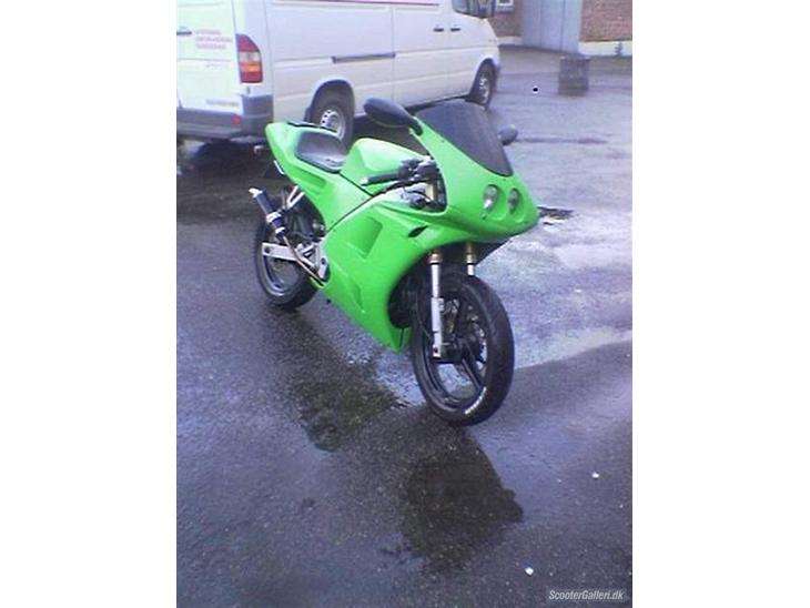 {{currentPhoto.altText}} billede {{currentPhoto.number}}