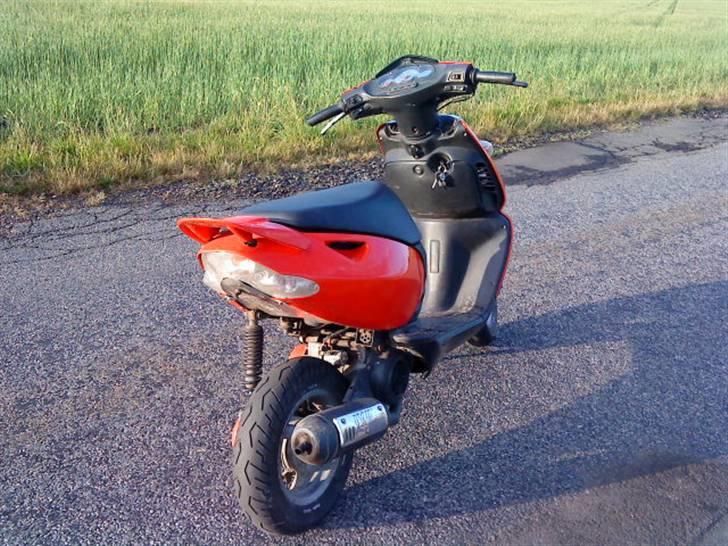 Aprilia sonic << byttet >> - tæt på vandet, på frederikshavn havn :P billede 7