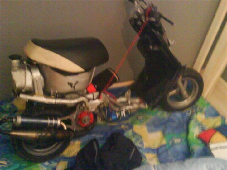 Yamaha Jog Evo lc - som den står lige nu. skal bare have skjolde på. billede 12