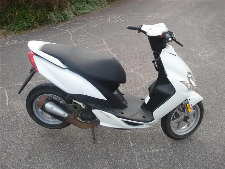 Yamaha jog r ///Solgt/// - nye skjolde og nyt pic fra d.20/3 billede 6