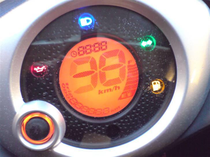 Yamaha Neos - SOLGT - Det fine digitale speedometer (: billede 2