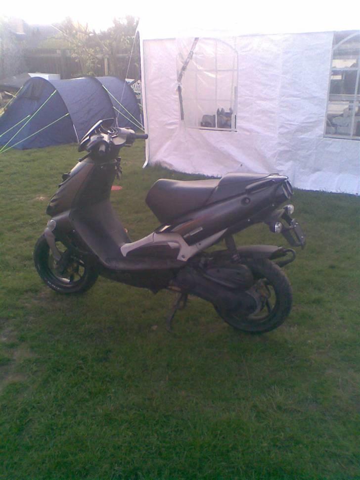 Aprilia sr 50 ditech solgt 30er - nice :) billede 3