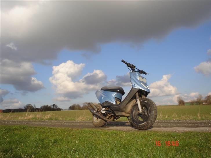 PGO Hot50 (før ombygning) - Så blev den malet :b er selv tilfreds med resultatet. billede 11