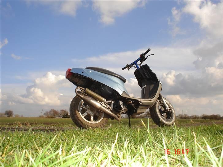 PGO Hot50 (før ombygning) - Så blev den malet :b er selv tilfreds med resultatet. billede 12