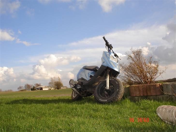 PGO Hot50 (før ombygning) - Så blev den malet :b er selv tilfreds med resultatet. billede 13