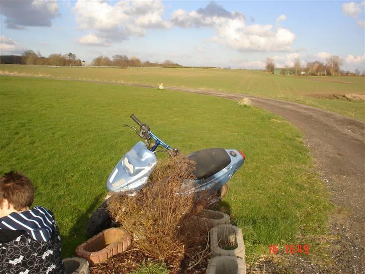 PGO Hot50 (før ombygning) - Så blev den malet :b er selv tilfreds med resultatet. billede 14