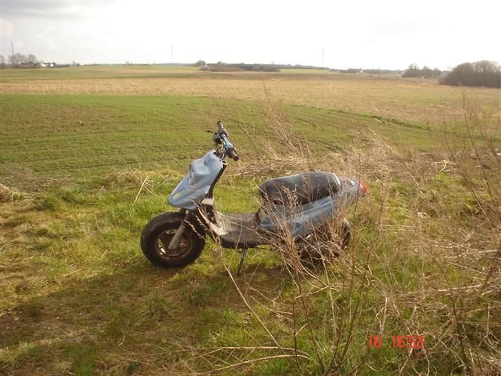 PGO Hot50 (før ombygning) - Så blev den malet :b er selv tilfreds med resultatet. billede 18