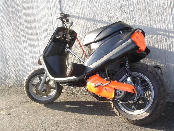 Yamaha Jog AS/RR **SOLGT* - Færdig samlet her hjemme :) billede 1